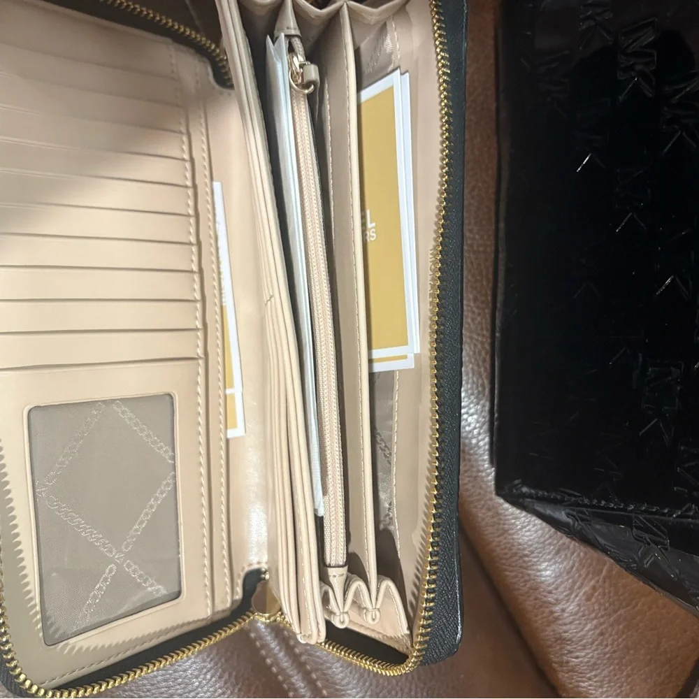 Michael Kors Black Patent Tote with Beige Handles & Matching Wallet - Picture 8 of 8